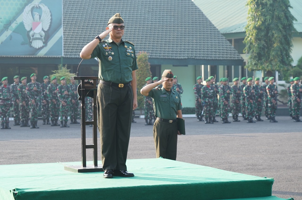 Korem 084/Bhaskara Jaya Gelar Upacara Bendera Hari Senin