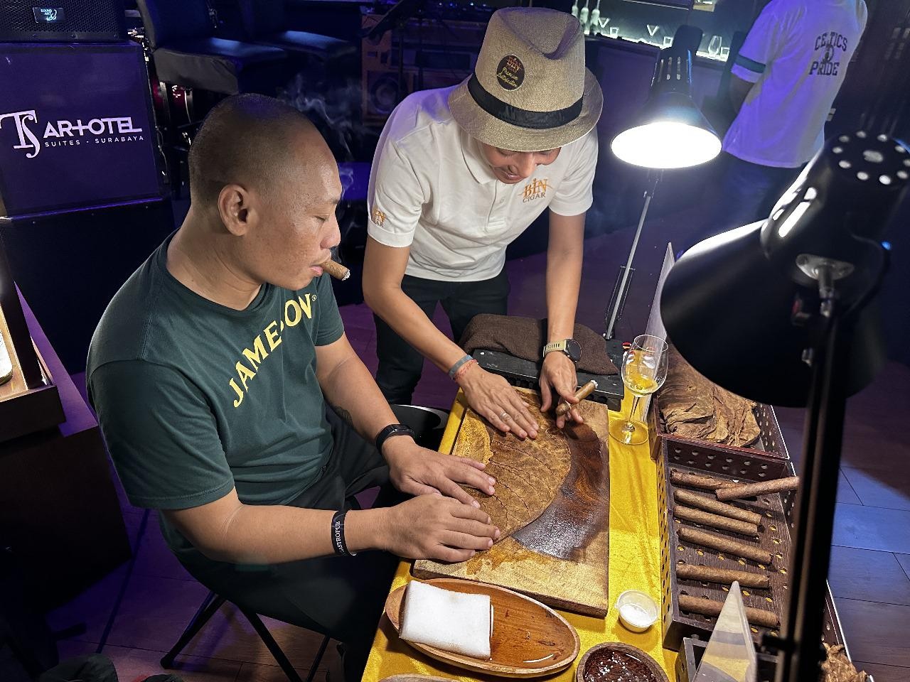 SIP & SMOKE Hadirkan Sensasi Wine dan Cerutu Ekslusif di One Deck Gastropub