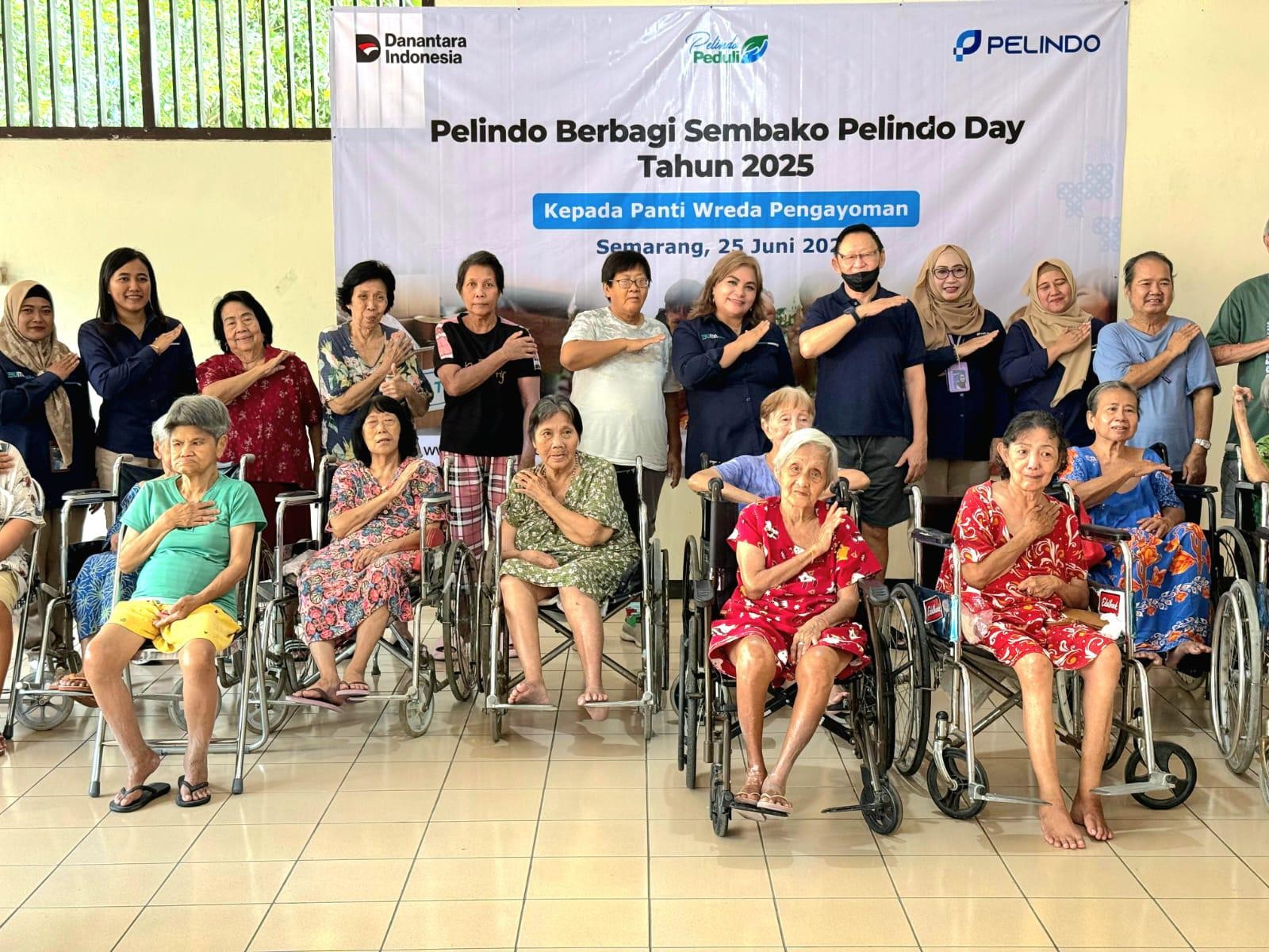 Pelindo Berbagi 600 Paket Sembako Dalam Rangka Pelindo Day Ke-4 Di Wilayah Regional 3 Sub Regional Jawa