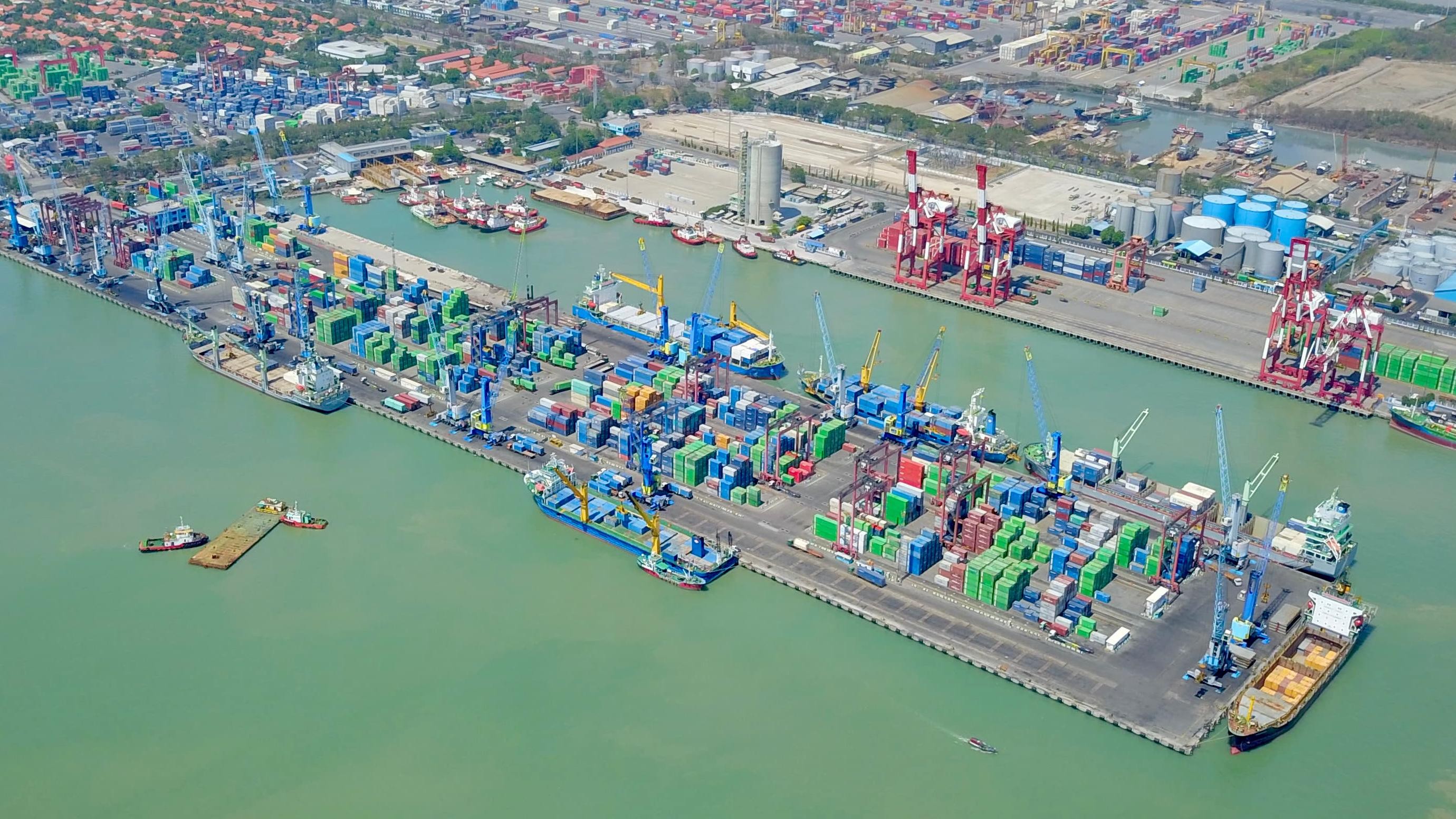 Pelindo Terminal Petikemas Serahkan Pengelolaan TPK Berlian ke Terminal Teluk Lamong