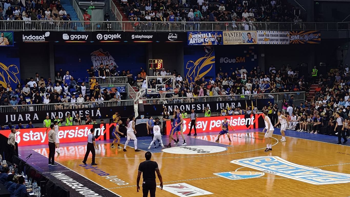 Satria Muda Menang Telak atas Pelita Jaya pada Gim Pertama Semifinal IBL 2025