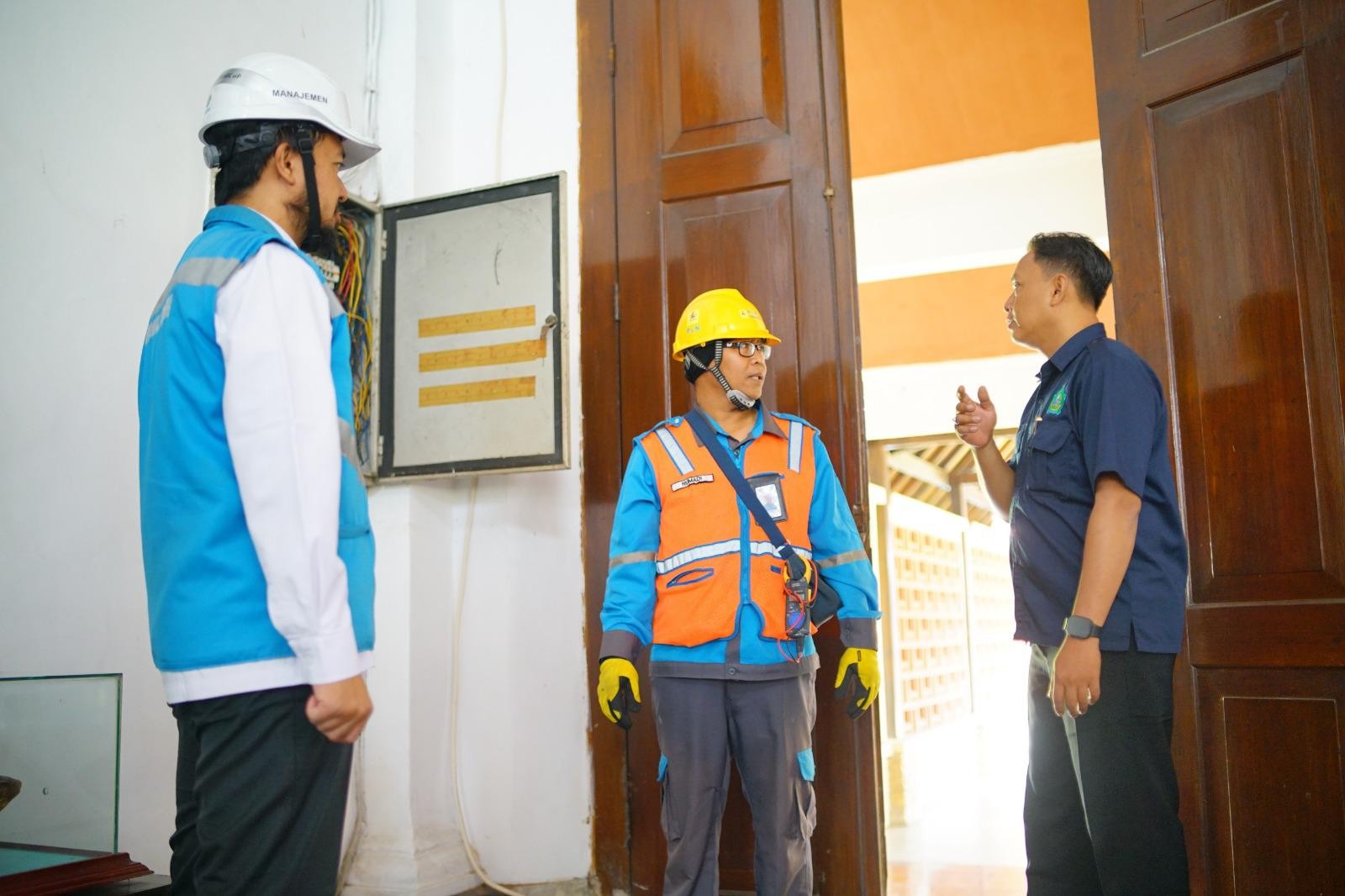 Dukung Penguatan Ekonomi, PLN Jaga Keandalan Pasokan Listrik 32 Lokasi Peresmian Koperasi Desa "Merah Putih" di Jawa Timur