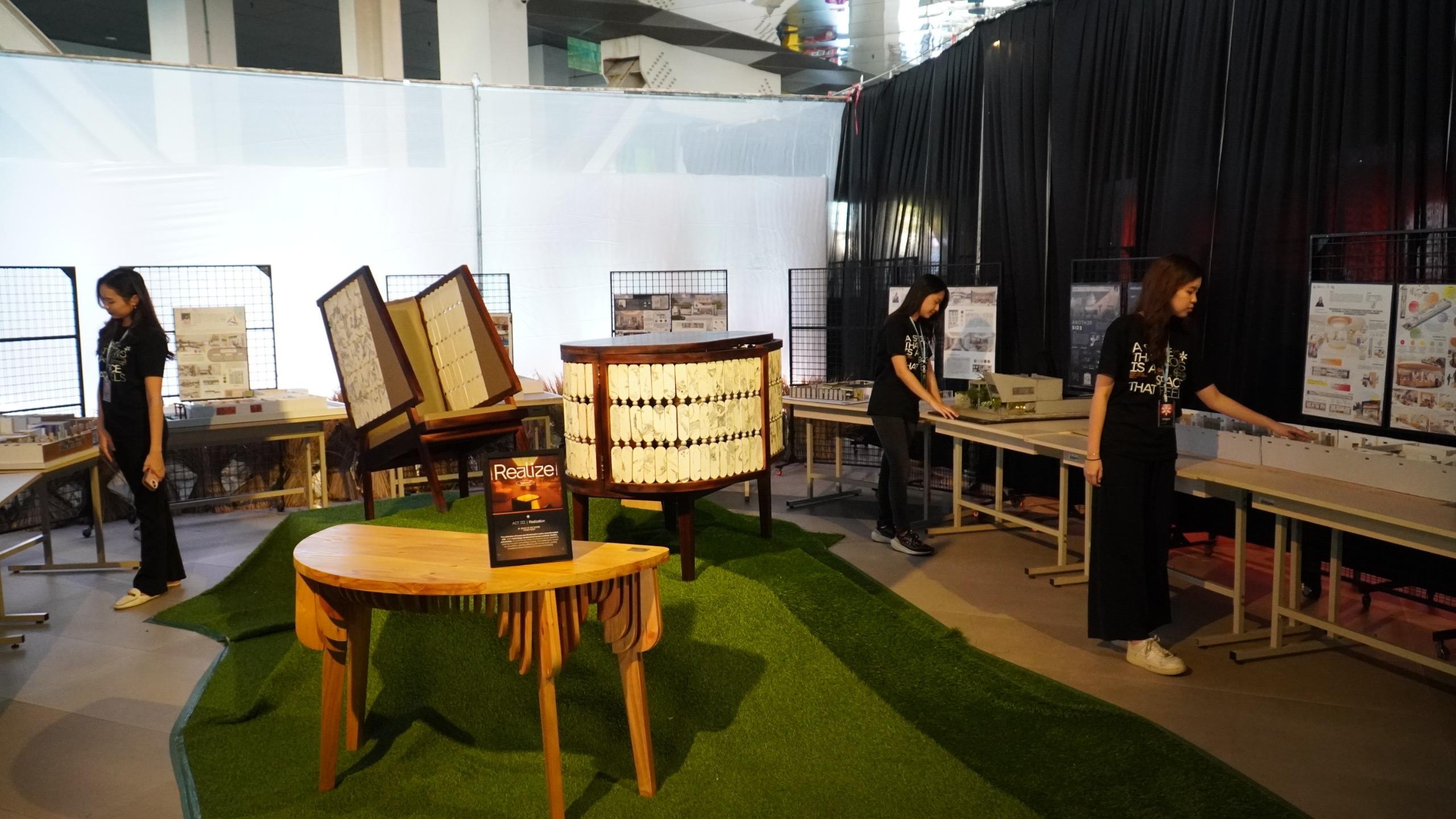 Definisikan Kembali Peran Desainer di Era Digital di Pameran INDEX 2025  Petra Christian University