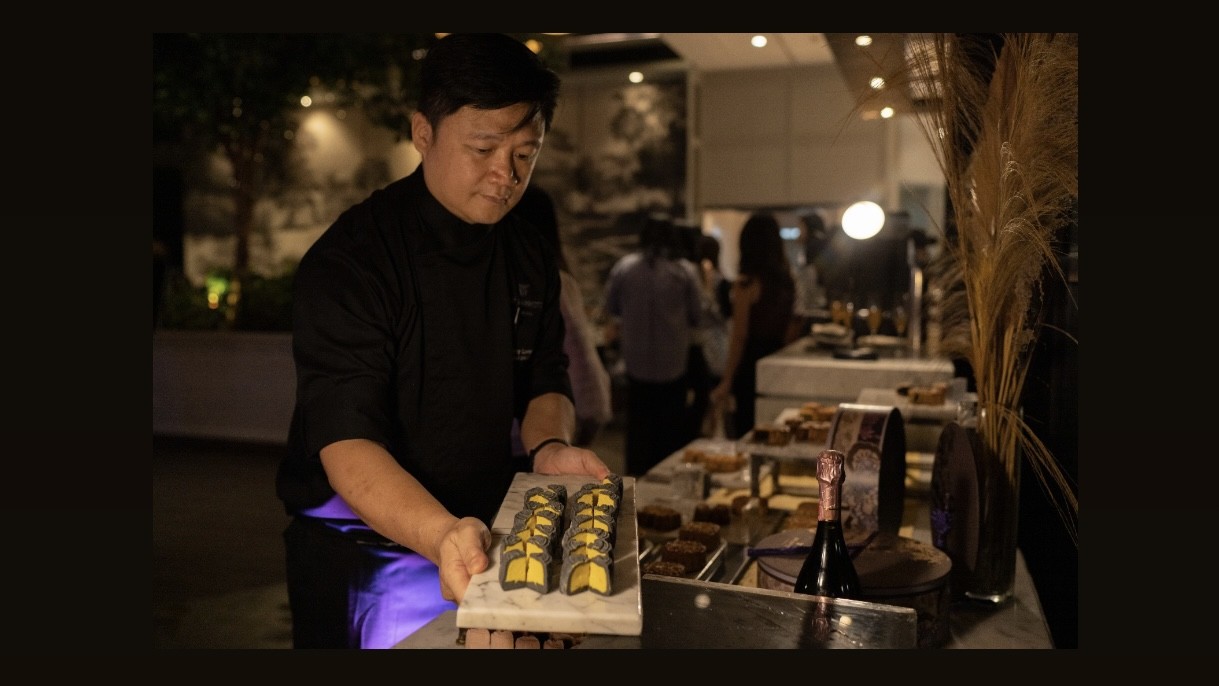 Threads of The Moon: Perpaduan Warisan Budaya dan Cita Rasa Modern dari JW Marriott Surabaya