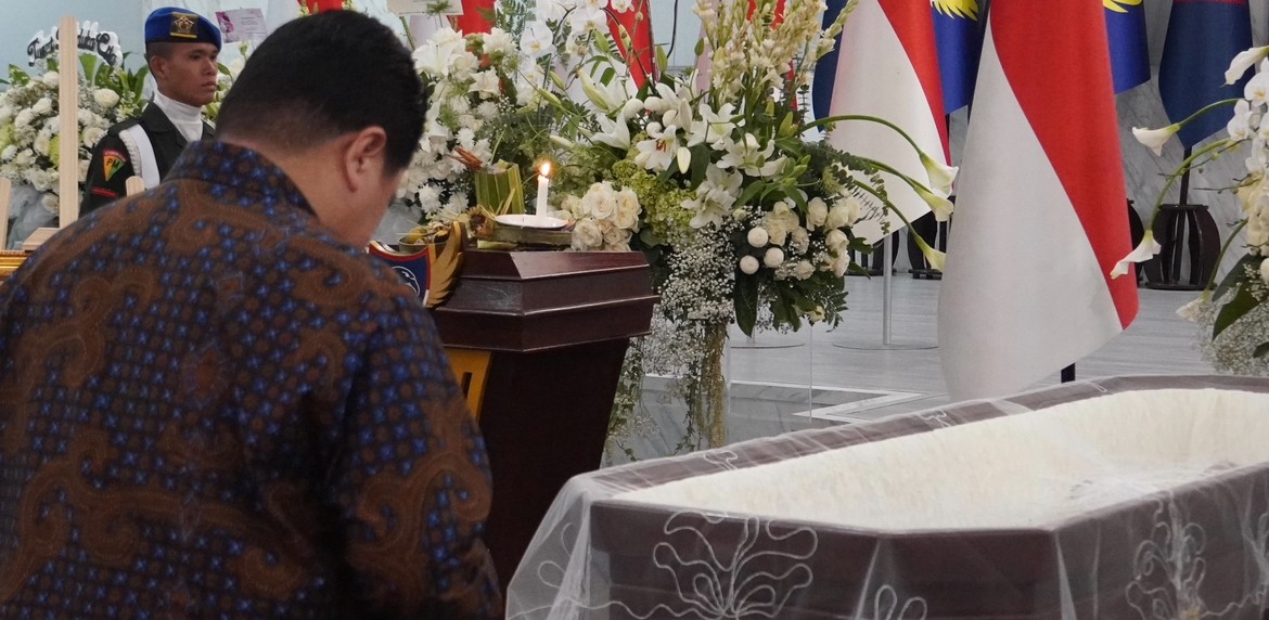 Melayat ke ABN, Erick Thohir Berterima Kasih atas Jasa IGK Manila untuk Sepak Bola Indonesia
