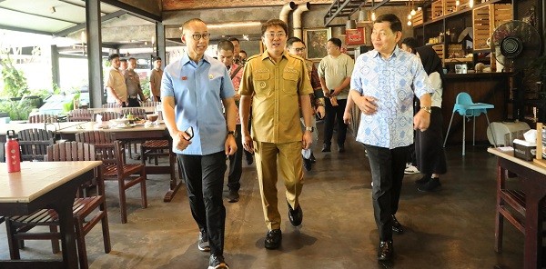 Lanjutkan Inisiatif Bantu Pemda Atasi Sampah, Eddy Soeparno Temui Wakil Gubernur Sulut dan Walikota Manado