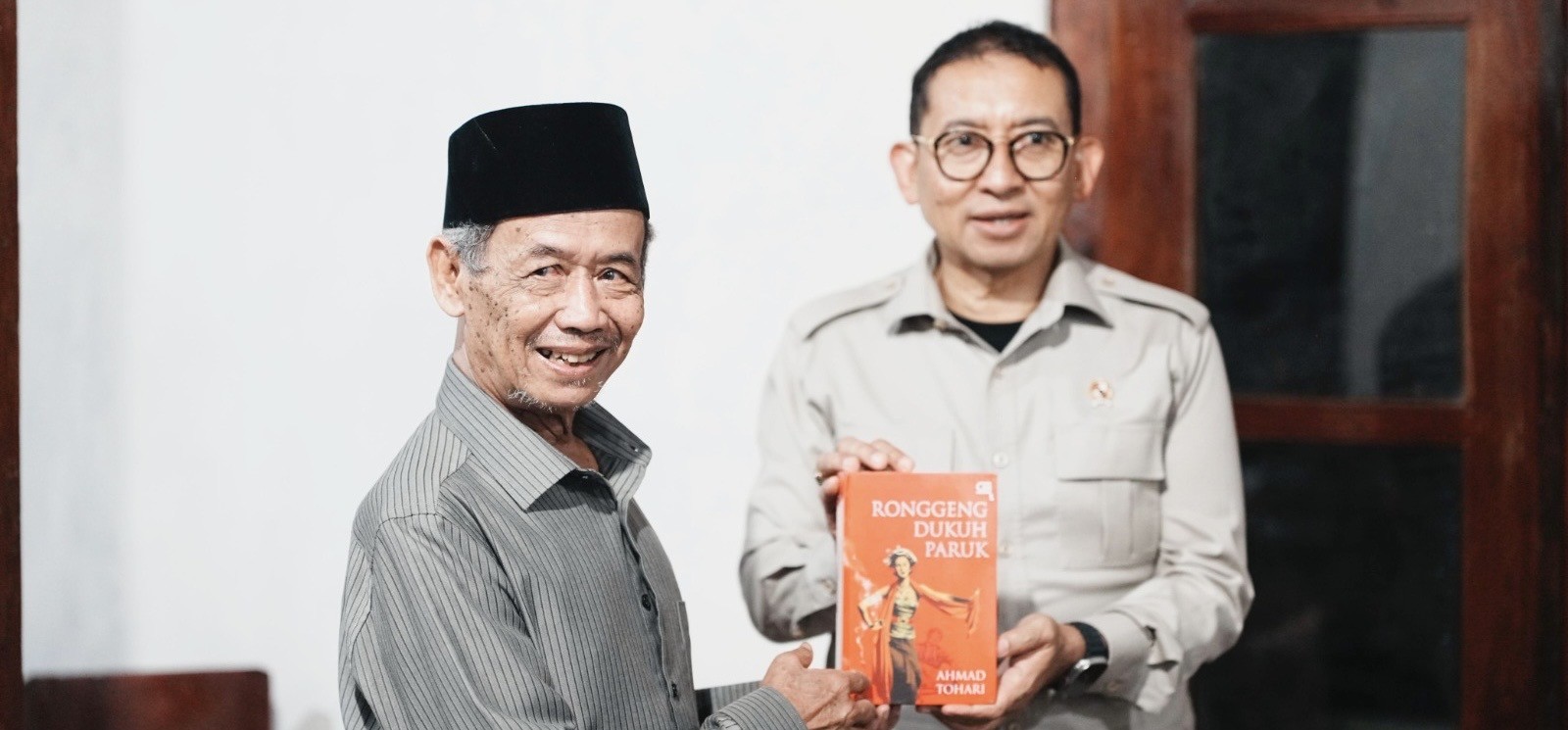 Menteri Kebudayaan Tinjau Revitalisasi Perpustakaan Ahmad Tohari