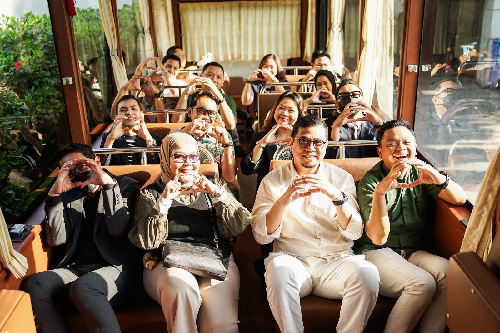 LAMORA Kota Lama Perkenalkan Wajah Surabaya dengan Bus Surabaya Sightseeing and City Tour