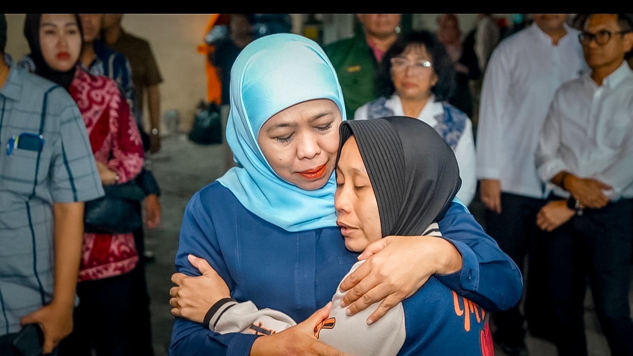 Khofifah bersama Menteri PU & Basarnas Komitmen Dampingi Seluruh Korban Ponpes Al Khoziny