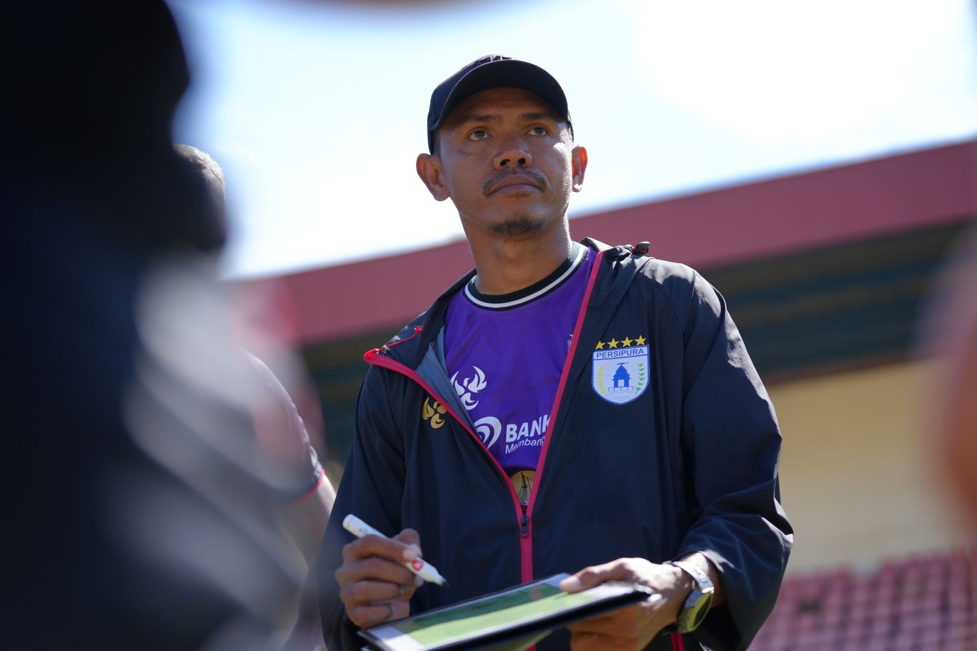Persipura Copot Ricardo Salampessy dari Kursi Pelatih Kepala