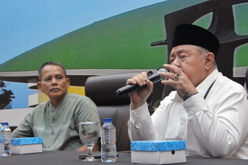 Dialektika Demokrasi  “Antara Tradisi dan Modernitas: Mampukah Pesantren Bertahan di Tengah Gempuran Globalisasi?”