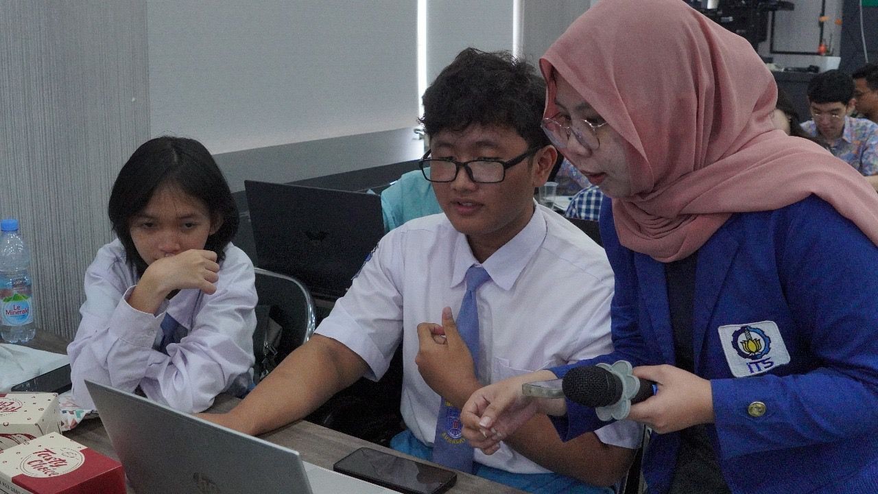 ITS Lahirkan 1.000 Duta AI, Siapkan Generasi Muda Melek Teknologi