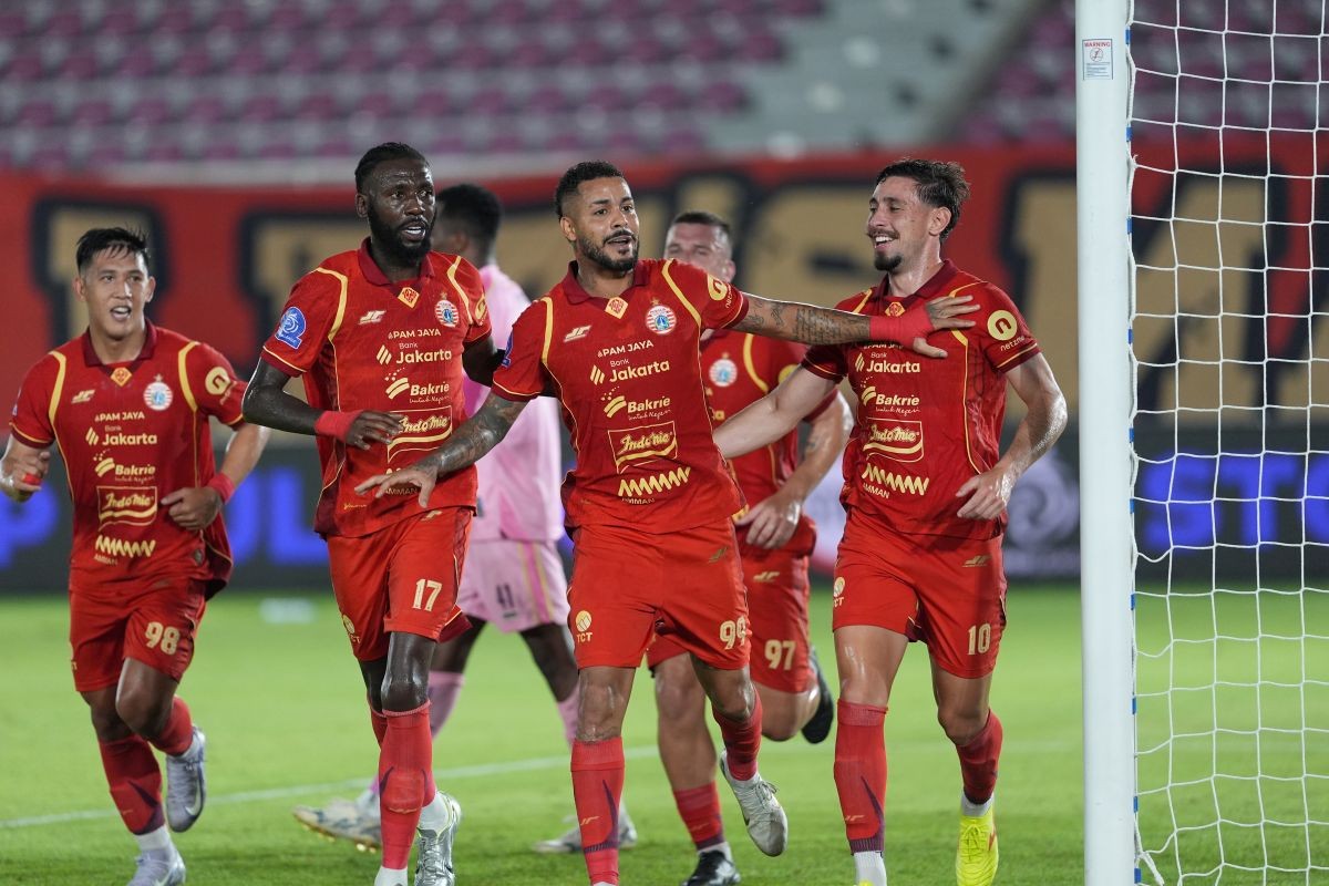 Maxwell Hattrick, Persija Hantam PSBS Biak 3-1