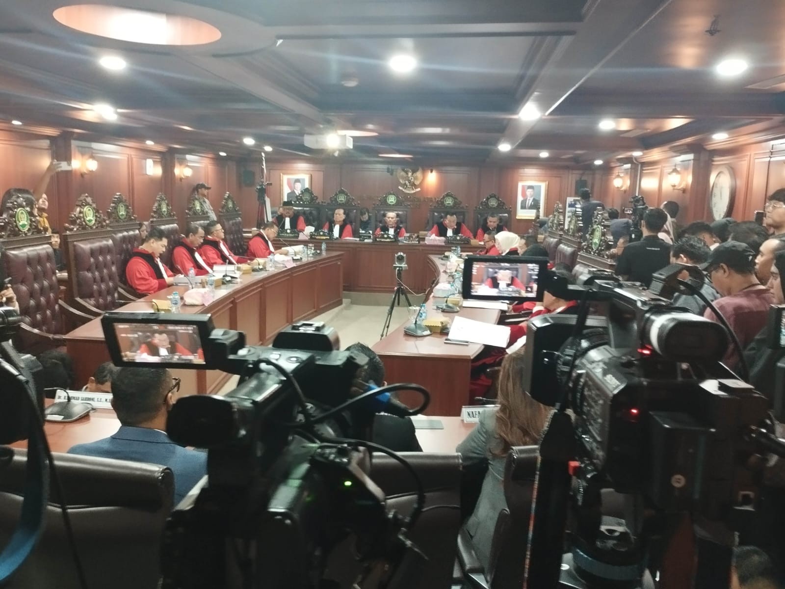 MKD Gelar Sidang Lanjutan Terhadap Lima Anggota DPR Nonaktif, Termasuk Ahmad Sahroni, Uya Kuya, dan Eko Patrio