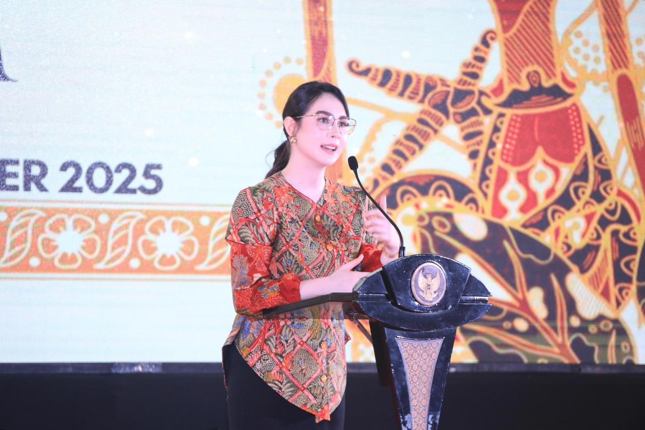 Dekranasda Jadi Mitra Strategis Pengawal Wastra Budaya, Arumi Bachsin Buka Jambore Batik ke-4 Jatim 2025