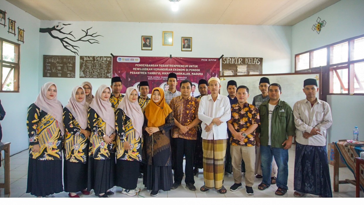 Ciptakan Ekonomi Berkelanjutan, Dosen Ahli ini Kembangkan Pesantrenpreneur di Bangkalan