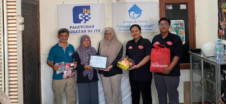 DEMA FH UINSA Mengajar di Sekolah Rakyat Kejawan