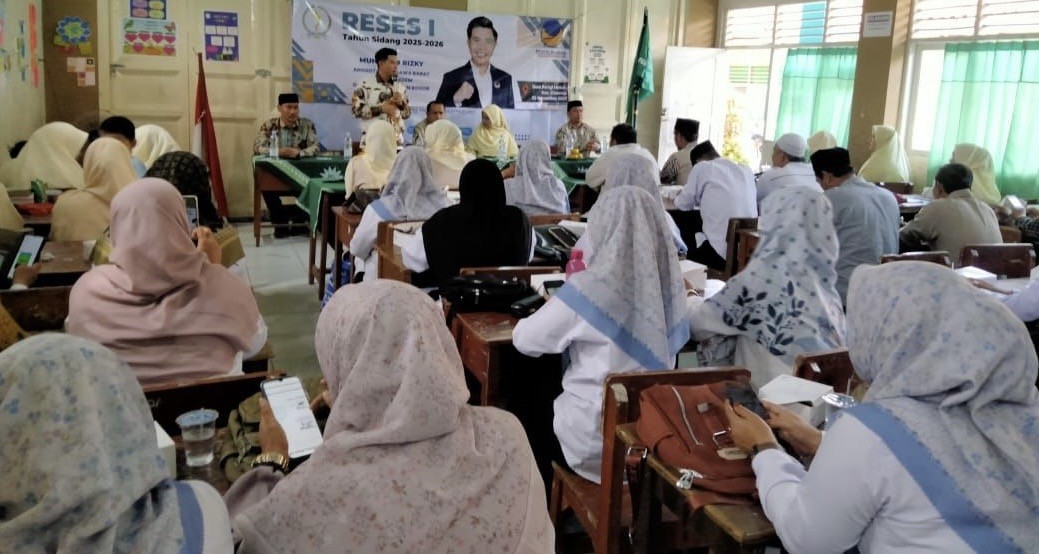 M. Rizky Dorong Penguatan Pertanian Warga Parigi Mekar Melalui Dukungan Benih