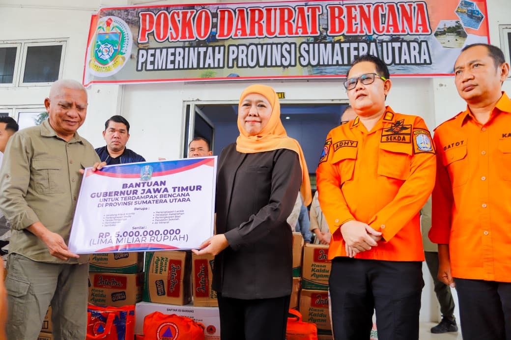 Pemprov Jawa Timur Serahkan Bantuan Kemanusiaan untuk Korban Bencana Sumatera Utara, Aceh, dan Sumatera Barat