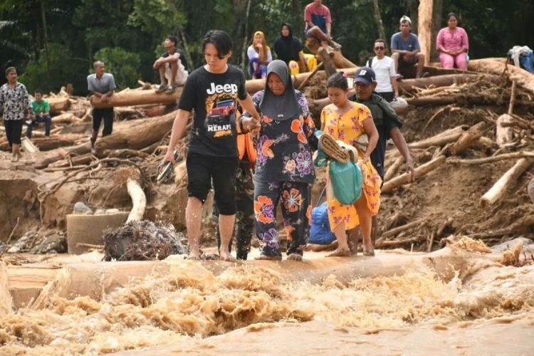 Desakan Bencana Nasional Mencuat, Pengamat: Isu Banjir Masuk dalam Pertarungan Narasi!