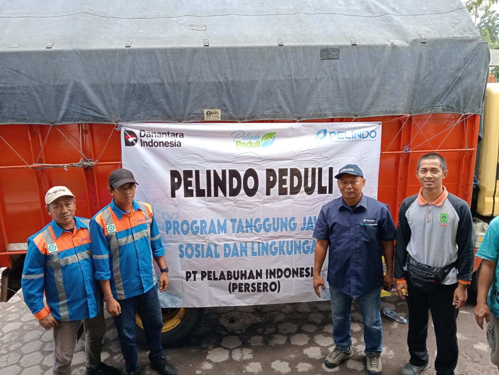 Pelindo Kawasan Tanjung Tembaga Kirim Bantuan TJSL bagi Pengungsi Erupsi Semeru