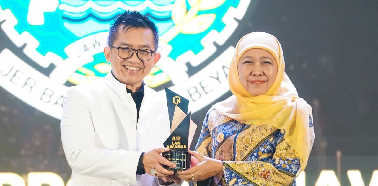Gubernur Khofifah Dinobatkan sebagai Transformational Leader, Borong Tiga Penghargaan Strategis di LAN Awards 2025