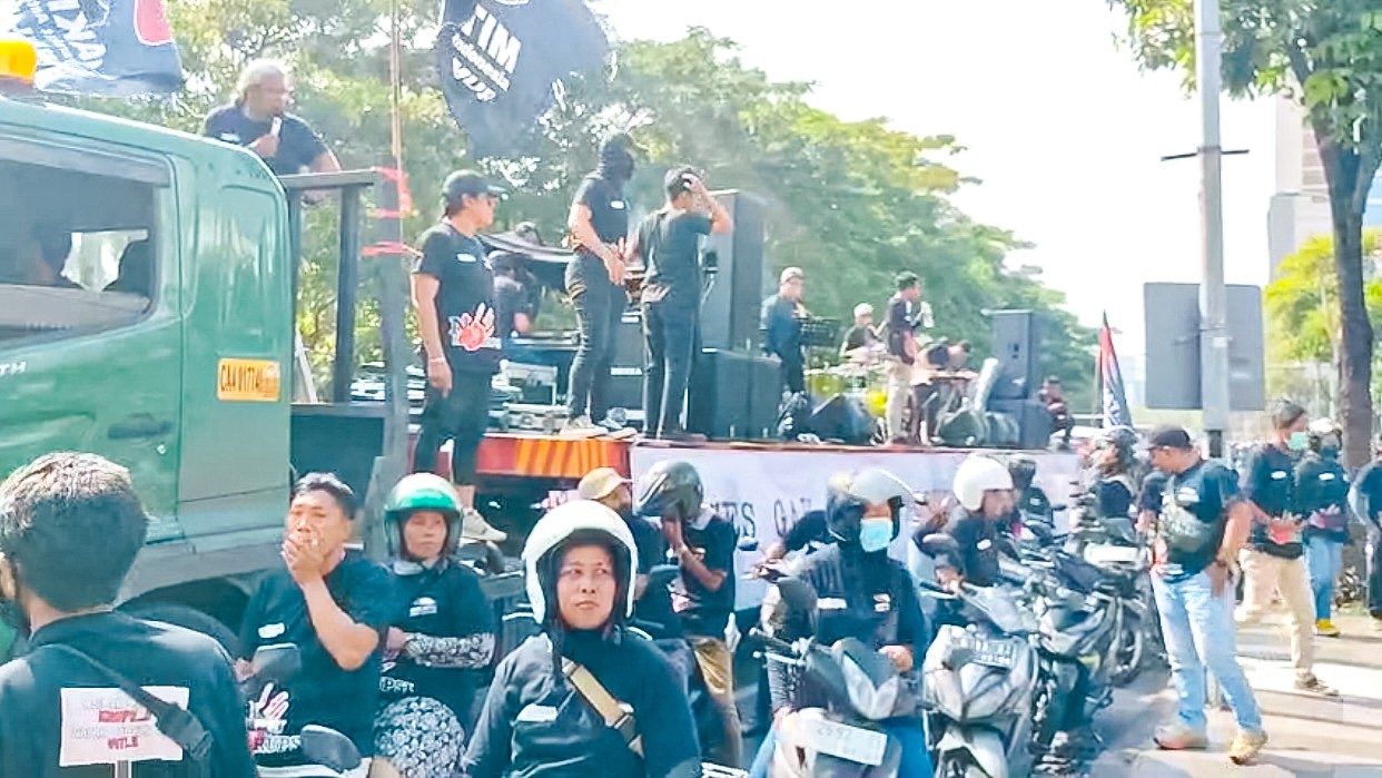 LSM MAKI Jatim Gelar Aksi Damai di Empat Titik, Desak Tuntas Kasus Korupsi di Jawa Timur