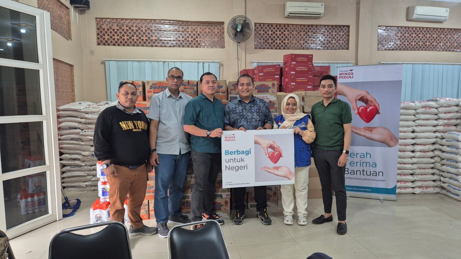 Aksi Cepat Tanggap, Yayasan WINGS Peduli Distribusikan Bantuan ke Aceh, Sumbar, dan Sumut