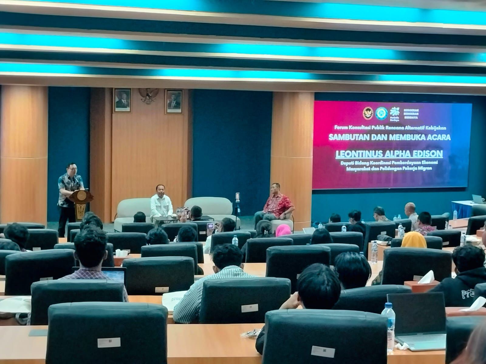 Kemenko PM Bahas Transformasi Pemasaran UMKM dan SMK Go Global di Surabaya