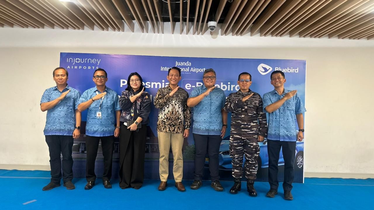 Bandara Juanda & Bluebird Group Hadirkan Taksi Listrik Pertama