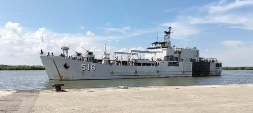 KRI Teluk Banten-516 Sandar di Belawan, Debarkasi Bantuan Kemanusiaan untuk Korban Bencana Aceh
