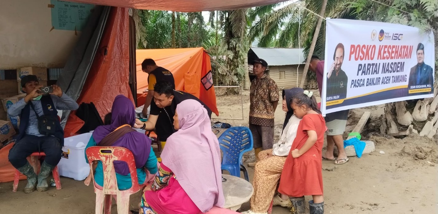 Relawan NasDem Hidupkan Sumur dan Buka Jalur di Aceh