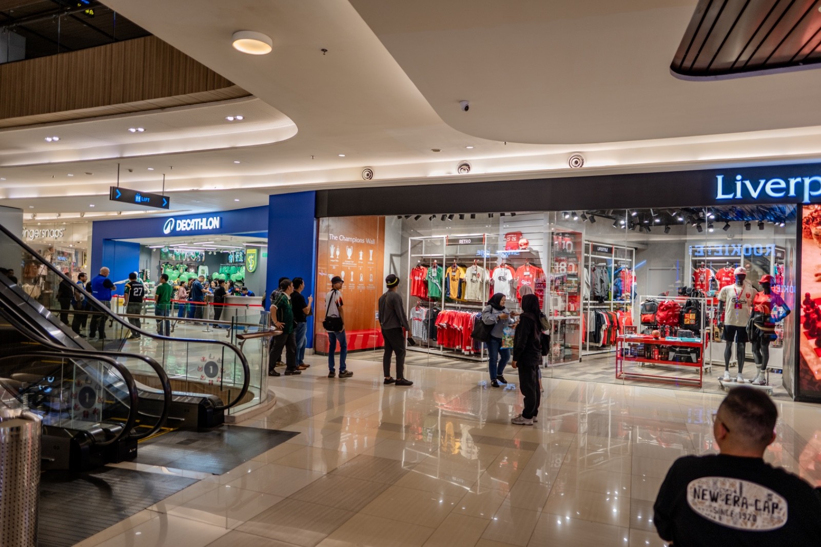 Persebaya Official Merchandise Resmi Dibuka di Pakuwon Mall Surabaya, Berdampingan dengan Liverpool FC Store