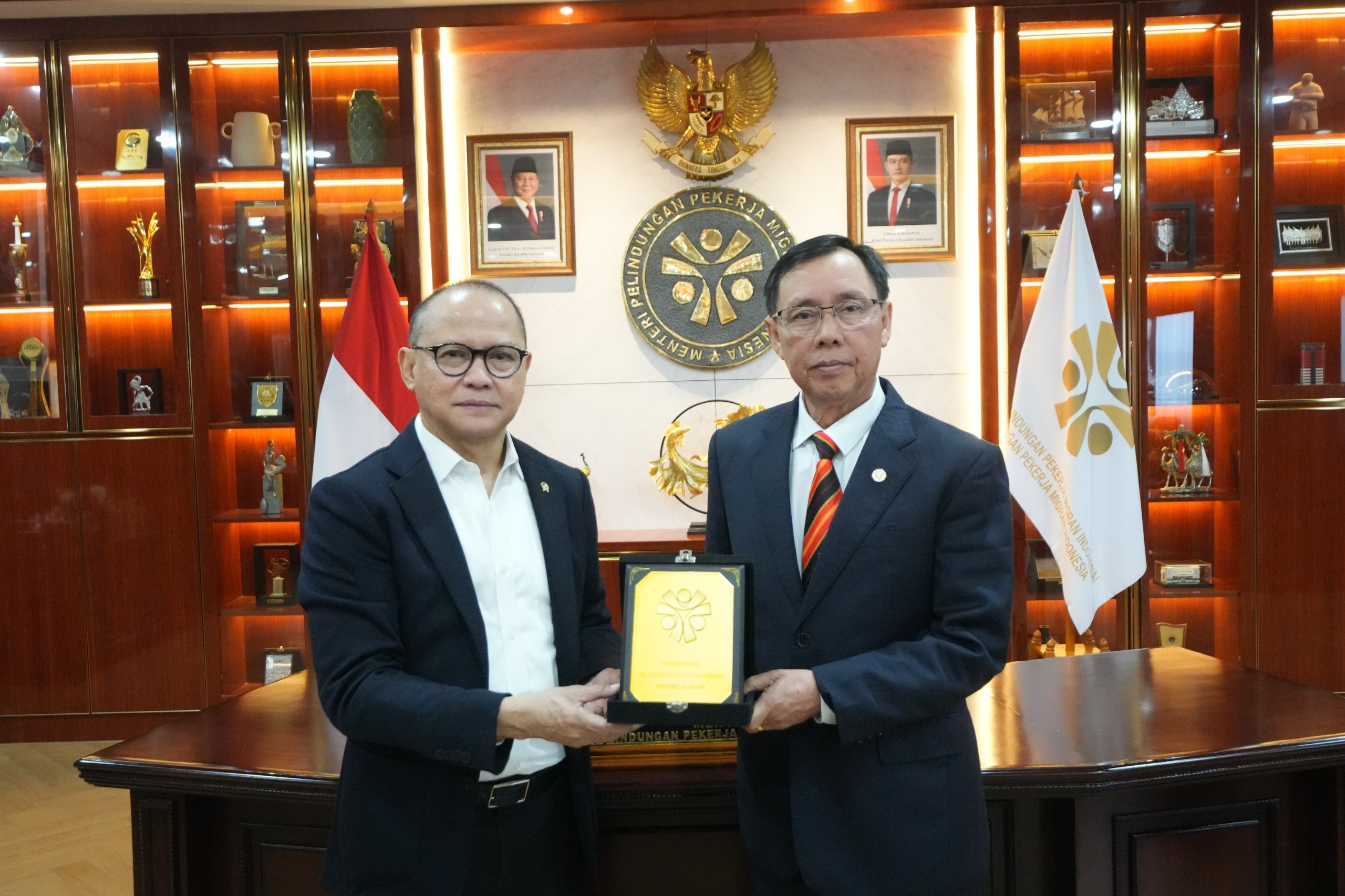 Mukhtarudin - Menteri Sarawak Sepakati Pembentukan Task Force Percepatan Penempatan PMI