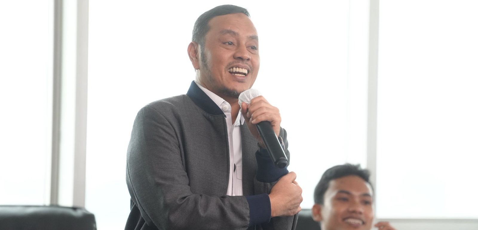 Bersama Mahasiswa Madura, Willy Aditya Tegaskan Peran NasDem dalam Penguatan Literasi dan Demokrasi Sehat