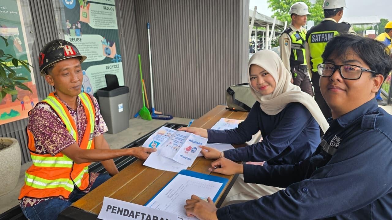 Dukung K3 Nasional, Terminal Teluk Lamong Gelar Cek Kesehatan Gratis untuk Sopir Truk
