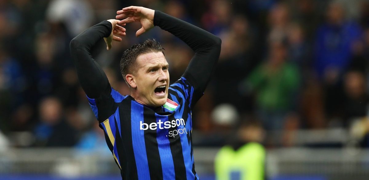 Zielinski Jadi Pahlawan di Menit Akhir, Inter Tundukkan 10 Pemain Juventus 3-2
