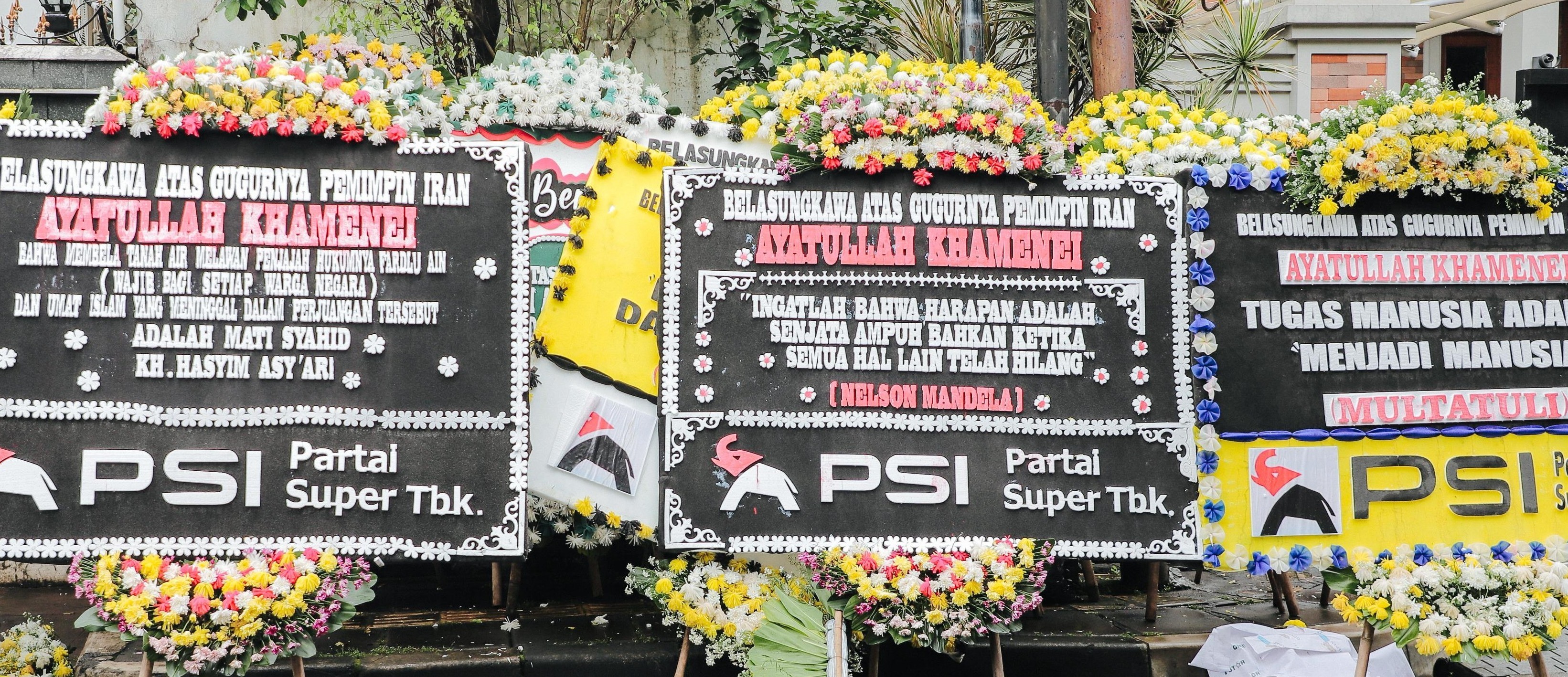 PSI Kirim 100 Karangan Bunga  Duka atas Gugurnya Ayatullah Ali Khameini