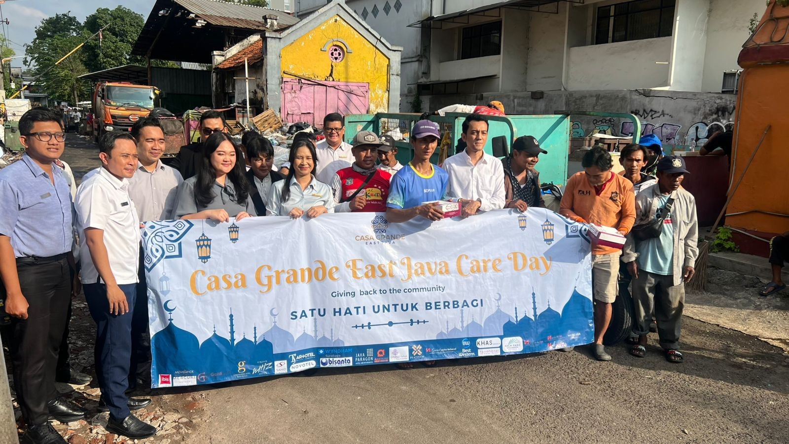 Casa Grande East Java Salurkan 1.000 Paket Buka Puasa kepada Panti Asuhan dan Ojol di Surabaya