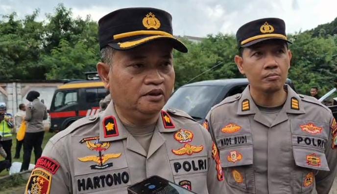 Polisi Bekuk Dukun Pengganda Uang di Depok, Ribuan Dolar Palsu Disita