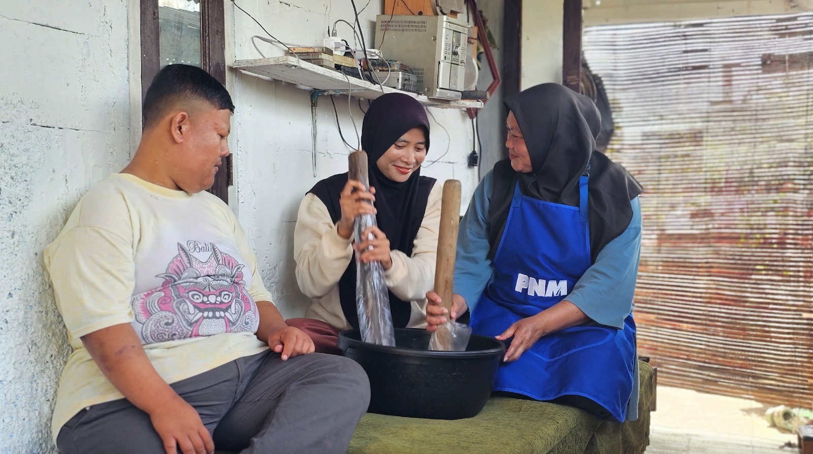 Semangat Tanpa Batas dalam Keterbatasan, Ibu Irma dan Jejak Pemberdayaan Disabilitas Melalui PNM Mekaar.