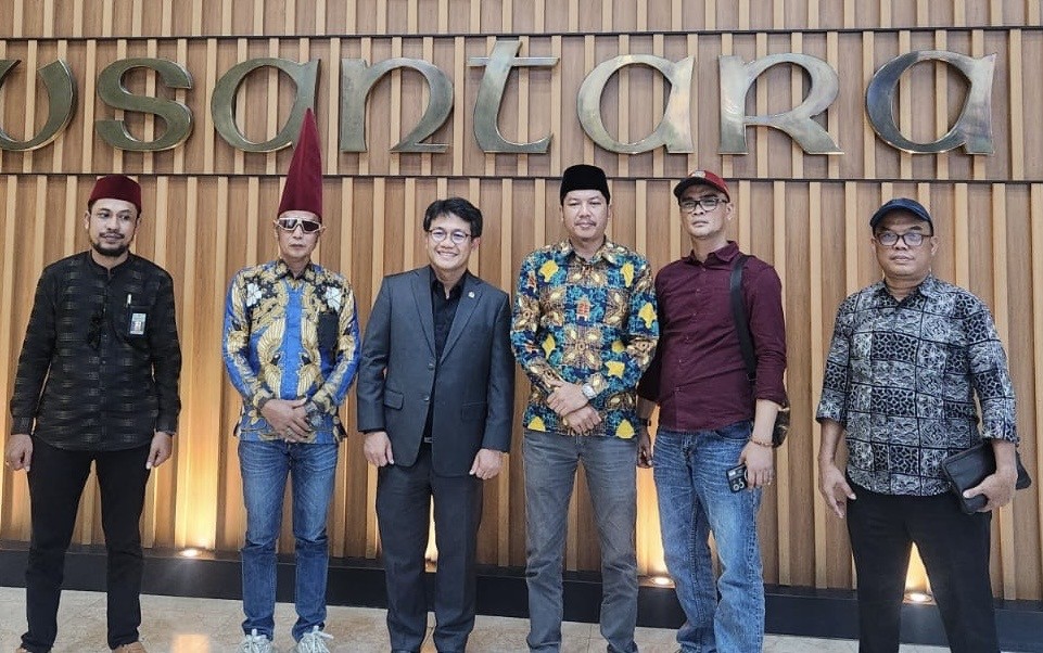 Perjuangan 20 Tahun, Kades Cilangkahan Ngadu ke Bonnie Triyana Minta DOB Segera Terwujud