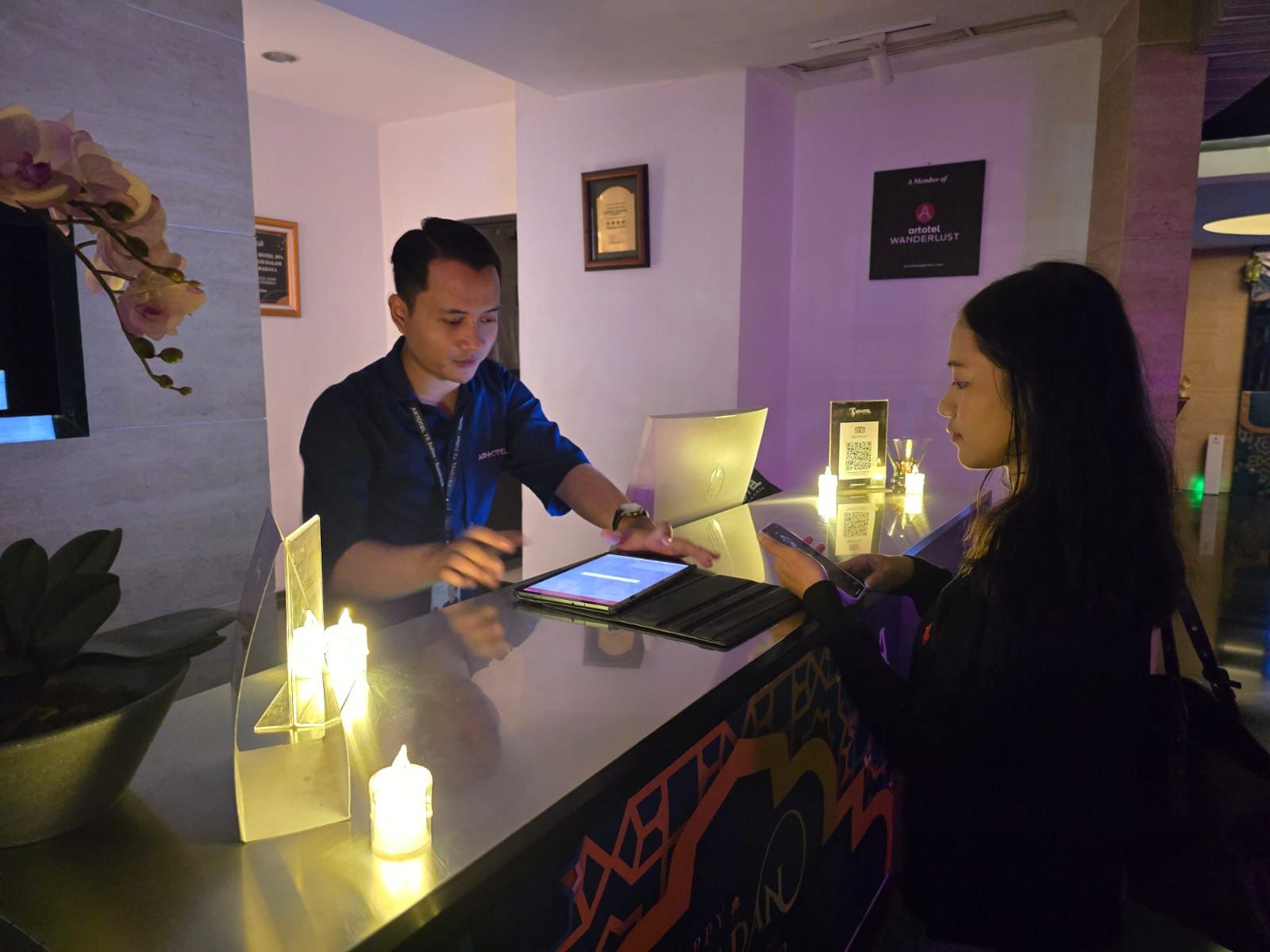 ARTOTEL TS Suites Surabaya Ajak Tamu Ikut Earth Hour, Rayakan 20 Tahun Gerakan Global