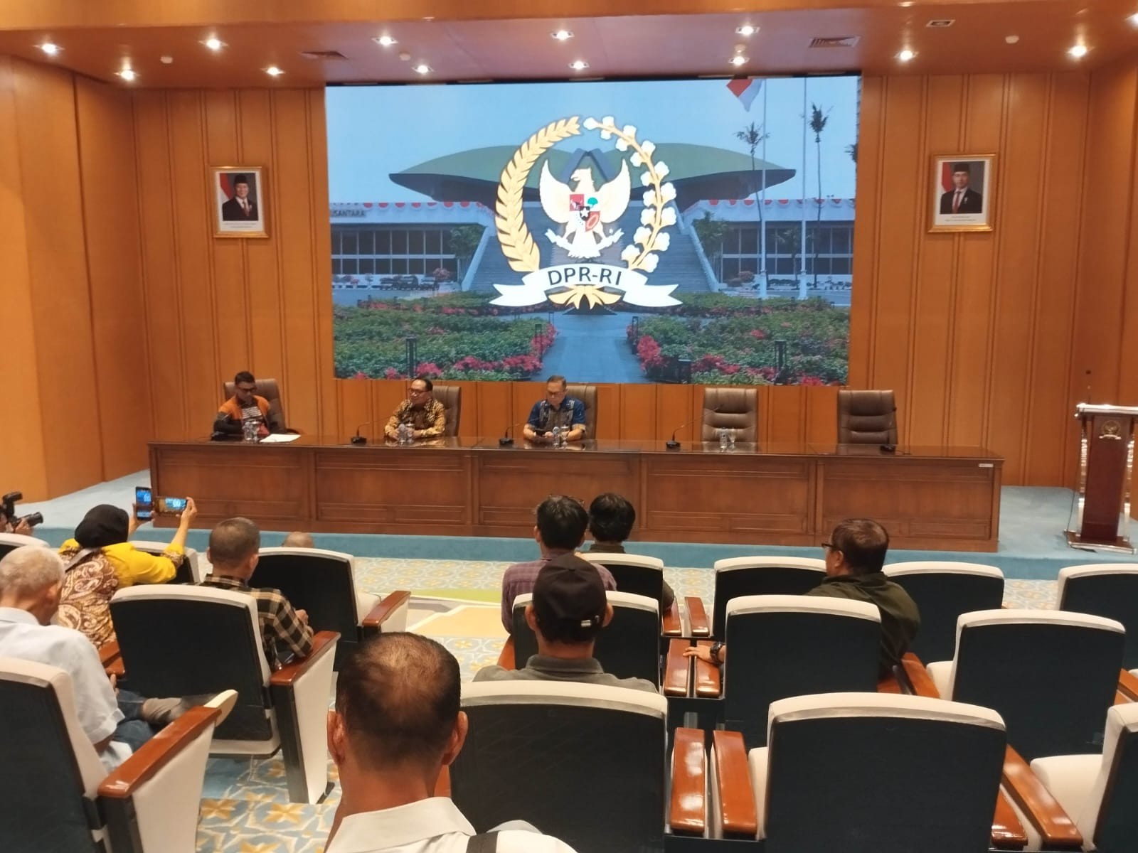 Meski Timur Tengah Bergejolak, DPR Pastikan Haji 2026 Tetap Digelar
