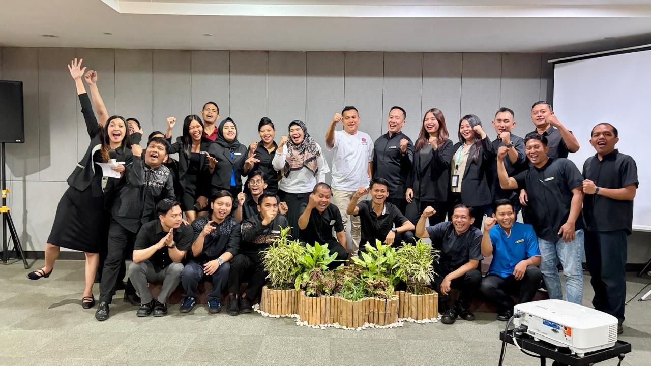 Mantan Awak Kapal Pesiar, Muhamad Muamar Khadafi Kini Nahkodai Dafam Pacific Caesar Surabaya