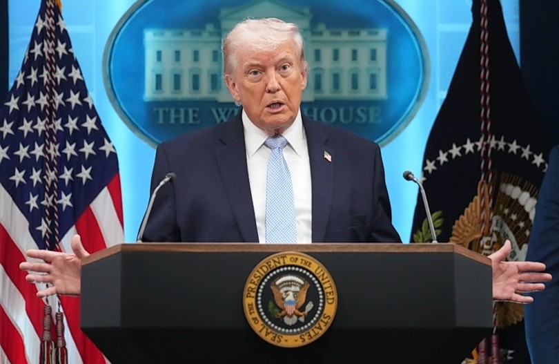 Trump Ancam Penjarakan Jurnalis yang Bocorkan Informasi Misi Penyelamatan Pilot