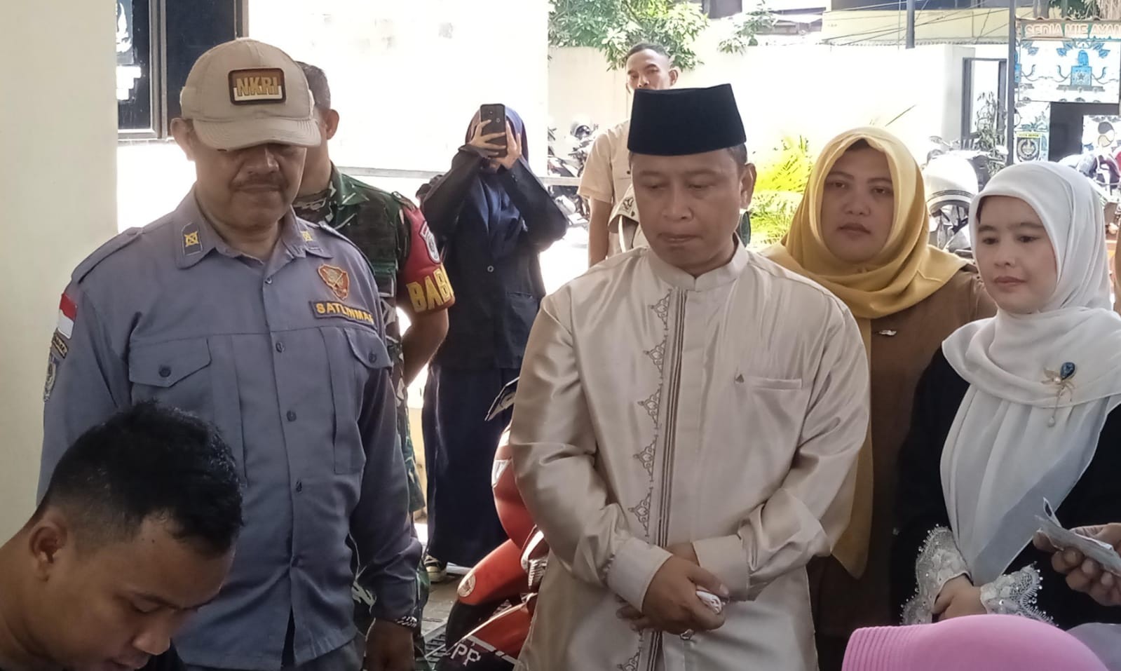Supian Suri Tinjau Pembagian Sembako di Depok Jaya, Pastikan Proses Berjalan Lancar