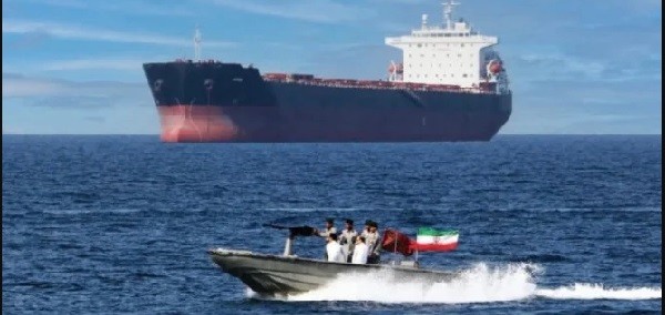 Iran Tetapkan Aturan Baru di Selat Hormuz, Kapal Militer Dilarang Melintas
