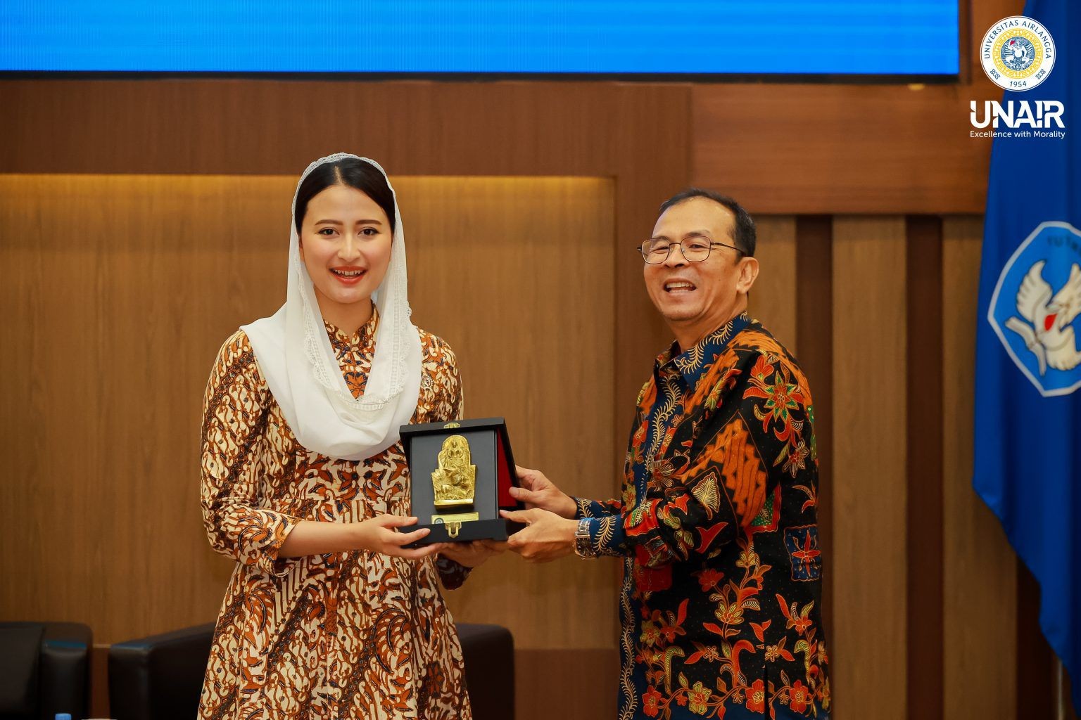 Kunjungi UNAIR, Wamendag Ajak Mahasiswa Jadi Wirausahawan Muda Berdaya Saing Global