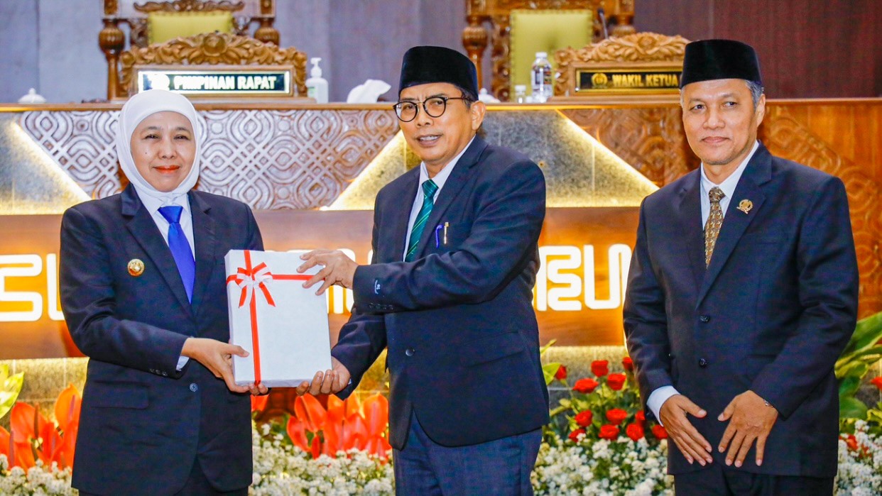 LKPJ Gubernur Jatim TA 2025 Diterima Seluruh Fraksi DPRD, Khofifah: Wujudkan Jawa Timur Sejahtera
